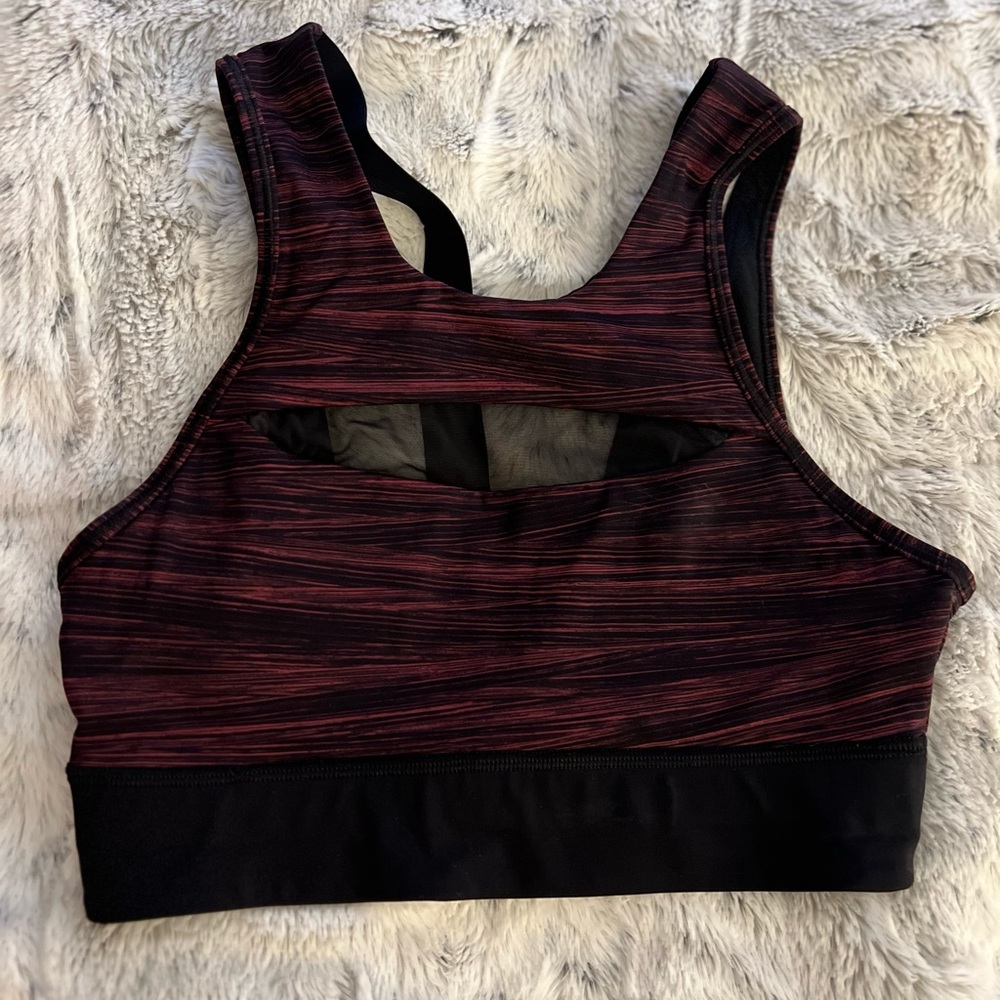 Lululemon sports bra size 4 with mesh
